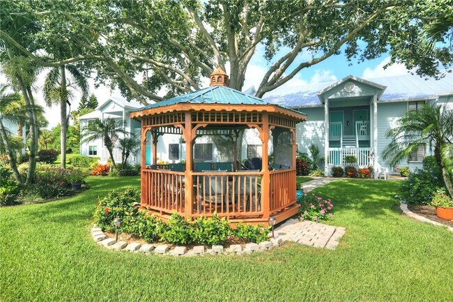 Building Photo - 9635 Riverside Dr