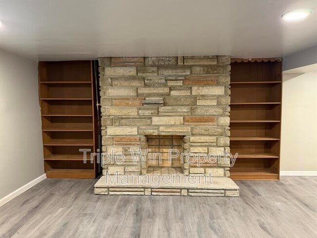 Building Photo - 3915 Itaska St