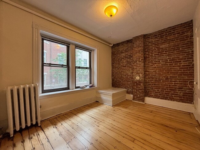 Building Photo - 53 Joy St