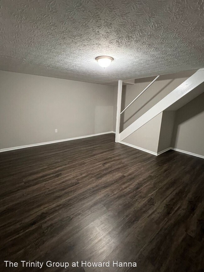 Building Photo - 2 br, 1.5 bath House - 5340 Shiloh Drive