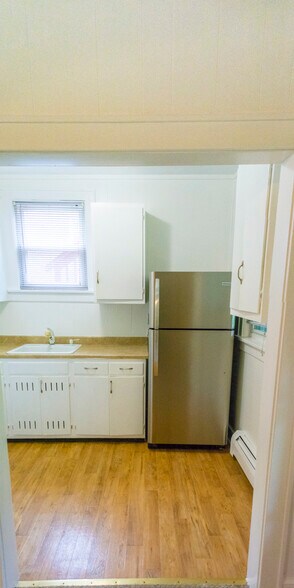 Building Photo - 3 Cedar St