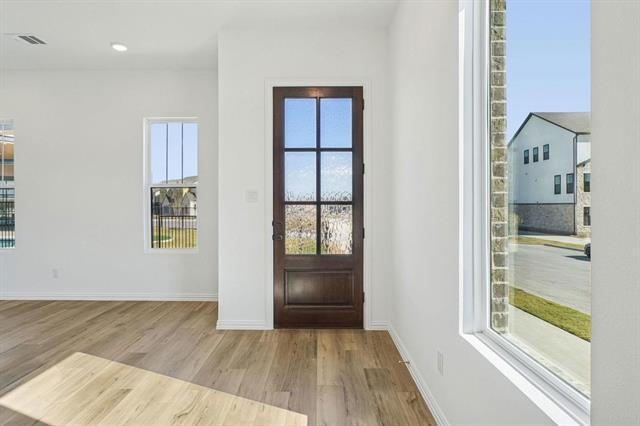 Building Photo - 1102 Bexar Ln