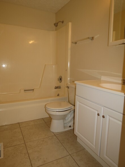 Building Photo - 2405 Strickland Dr