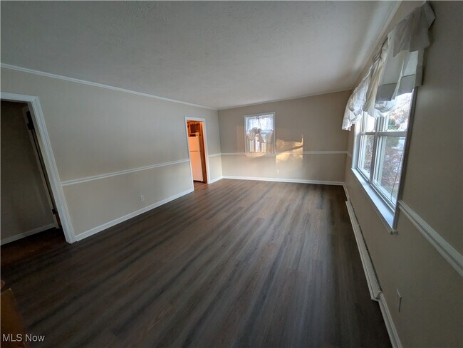 Building Photo - 703 Avondale St