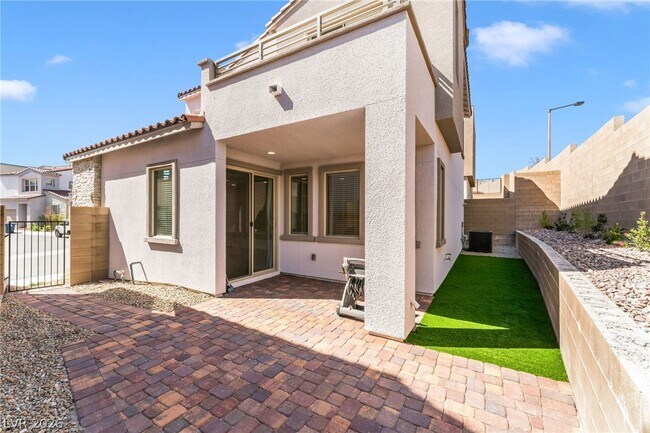 Building Photo - 11676 Golden Oriole Ave