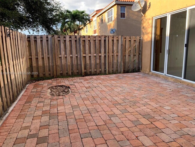 Building Photo - 3150 SW 152nd Pl