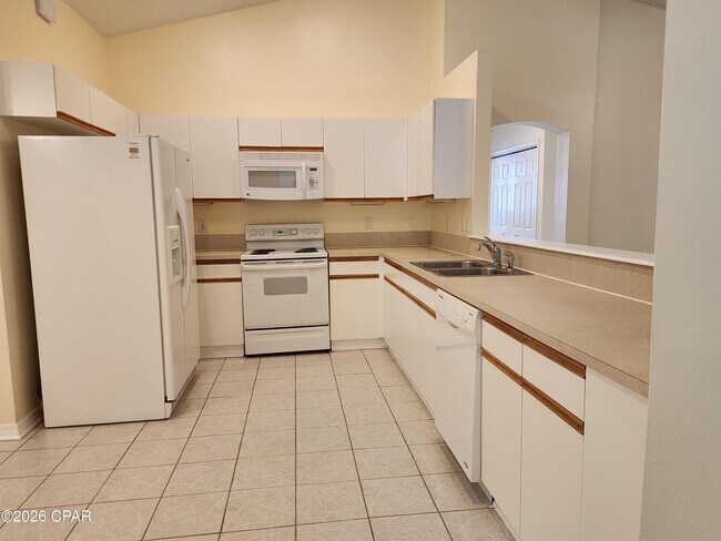 Building Photo - 226 Summerwood Dr