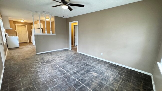 Building Photo - 808 Kyle St