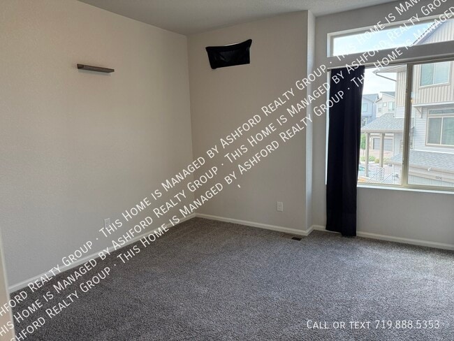 Building Photo - 6044 Callan Dr