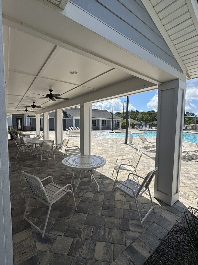 Building Photo - For Rent