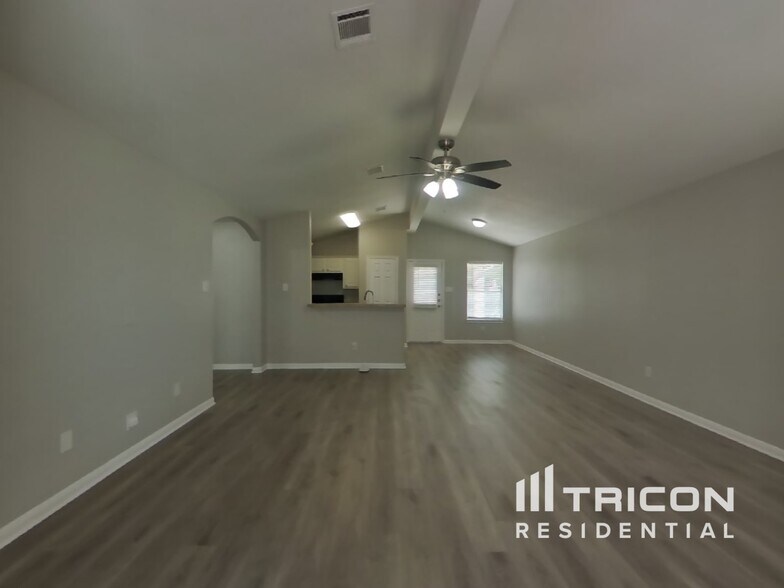 Building Photo - 28715 Nueces River Ct