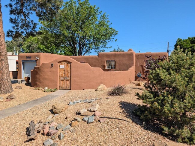 Building Photo - 8215 San Juan Rd NE
