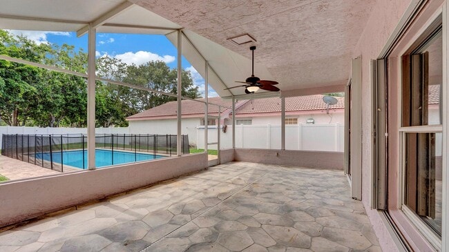 Building Photo - 8071 Stirrup Cay Ct