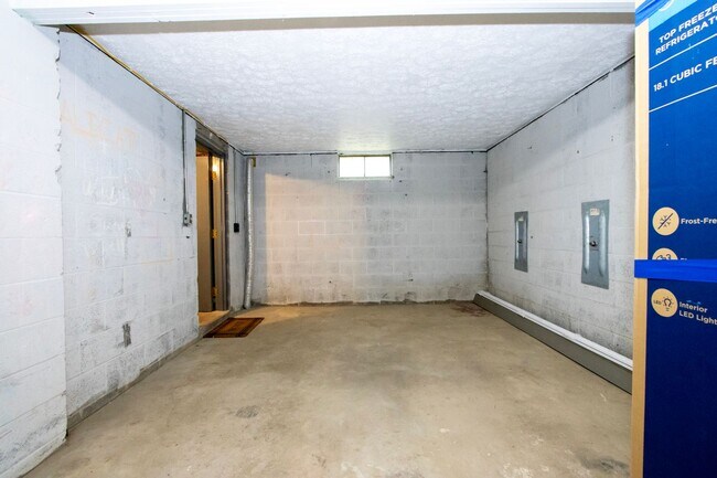 Building Photo - Two bedroom apartment