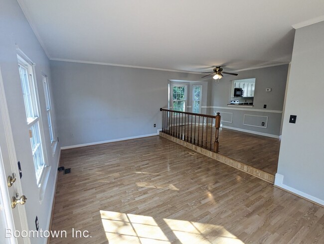 Building Photo - 3 br, 3.5 bath House - 7117 Gresham Court ...