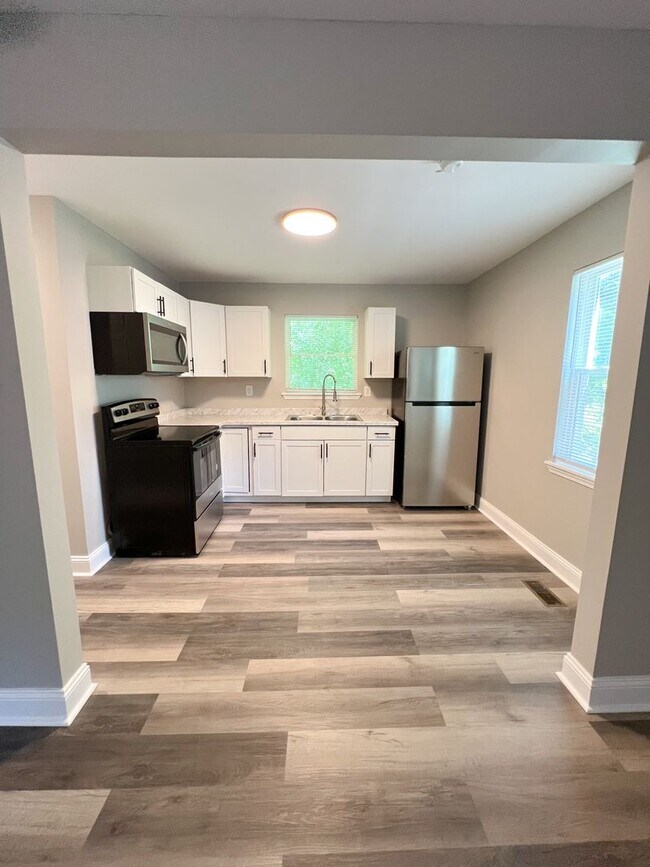 Building Photo - Move-In Specials Available! Completely Rem...
