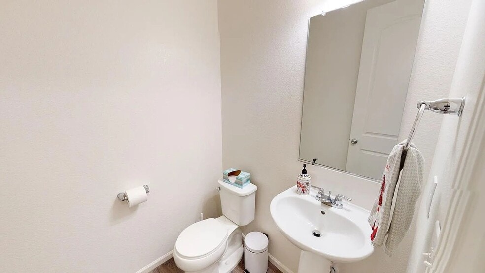 Building Photo - 6060 N Netherland Ct