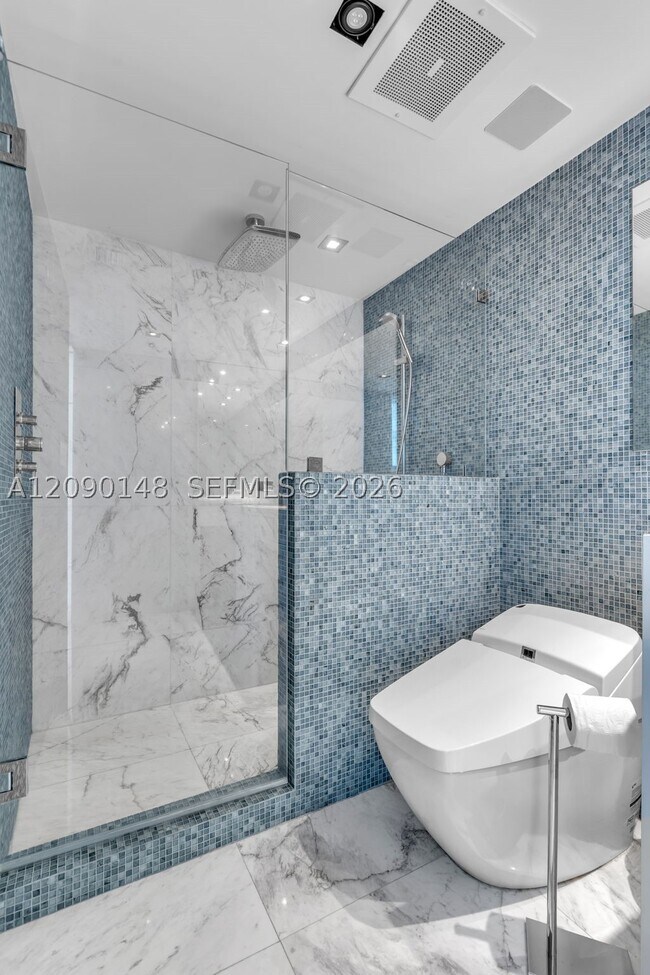 Building Photo - 6801 Collins Ave