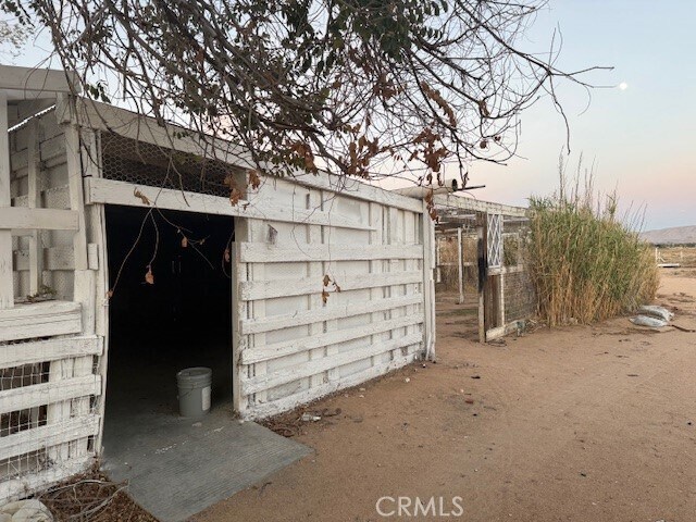 Building Photo - 16100 Navajo Rd