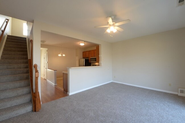 Building Photo - 4939 Heritage Heights Cir