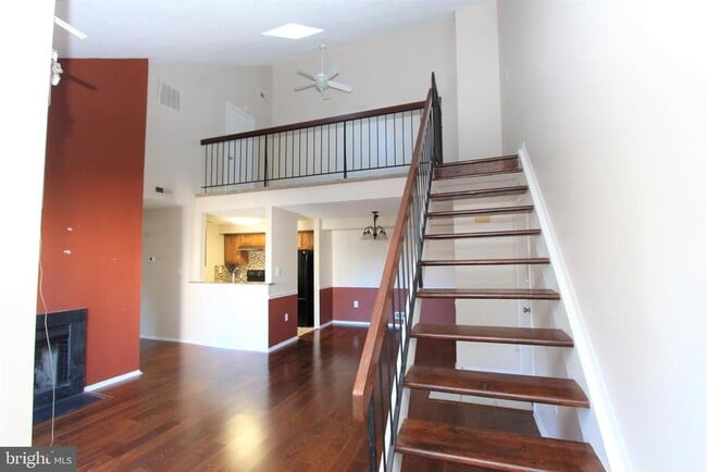 Building Photo - 2202 Aspen Dr