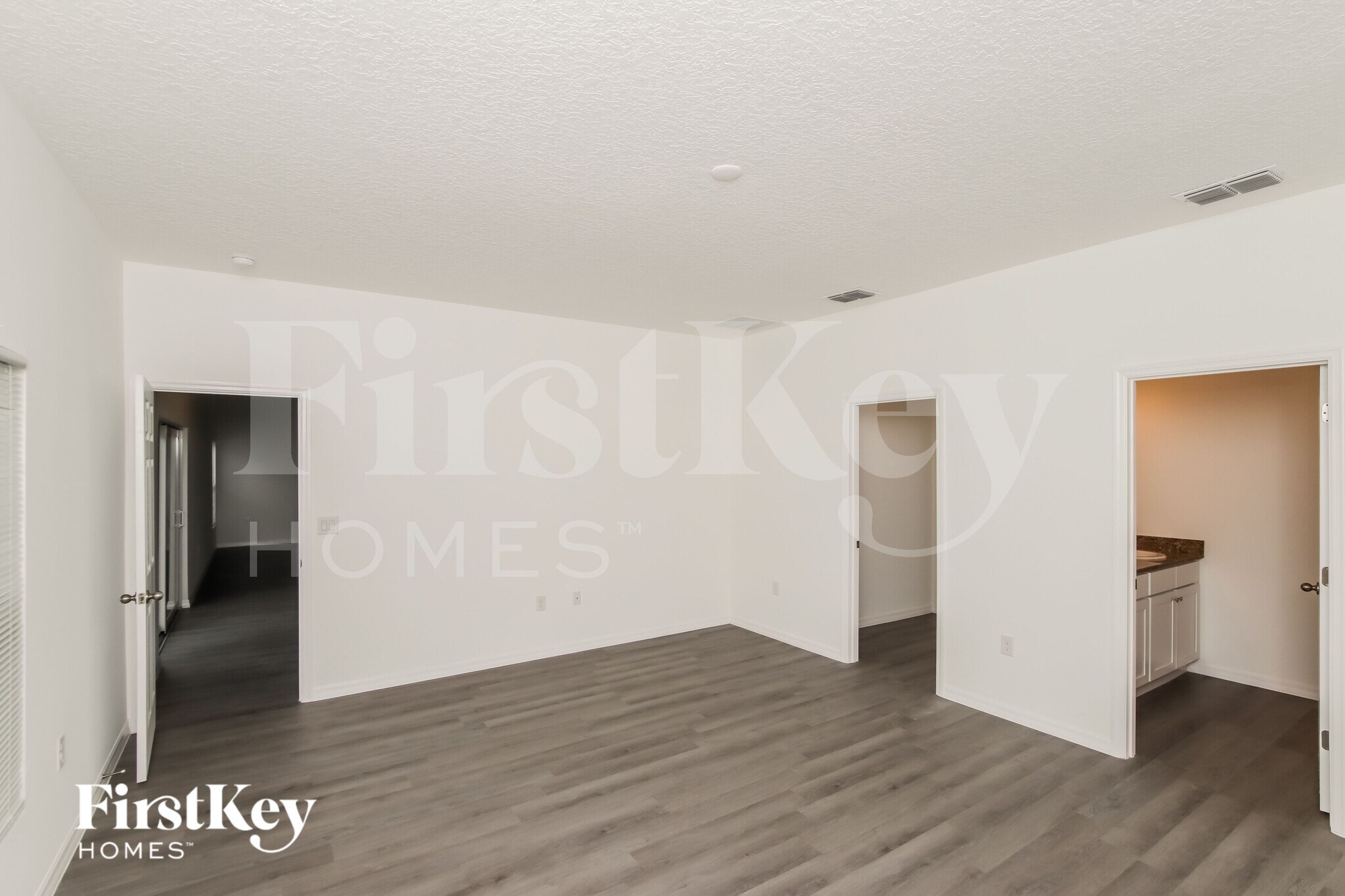 Building Photo - 1021 Locust Ave