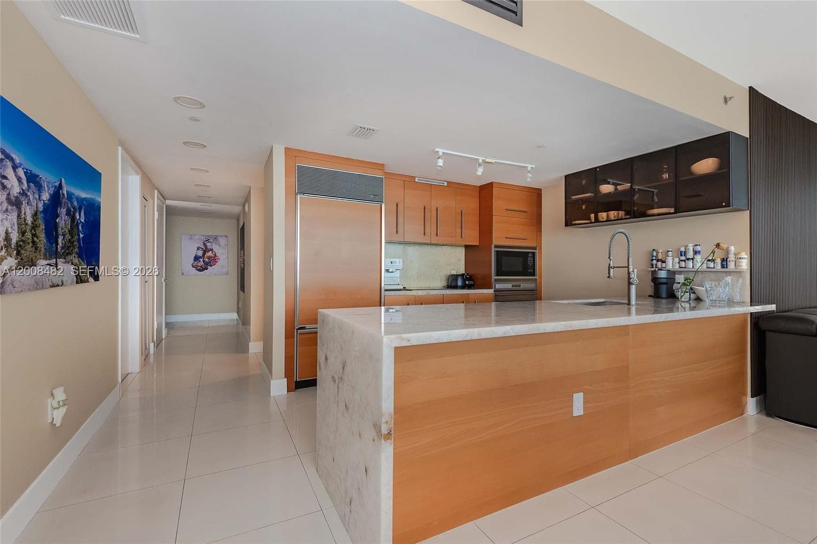 Building Photo - 465 Brickell Ave