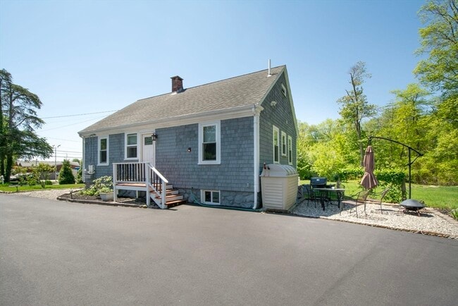 Building Photo - 181 Beechwood St
