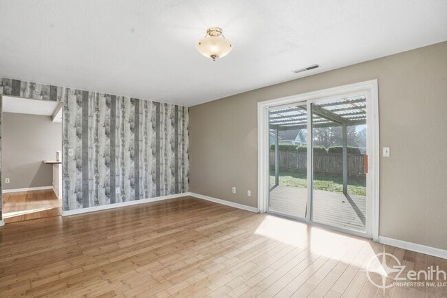 Building Photo - 1417 NW 98th Cir