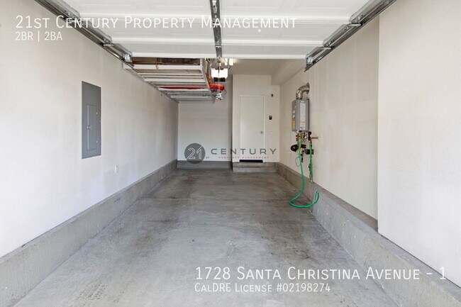 Building Photo - 1728 Santa Christina Ave