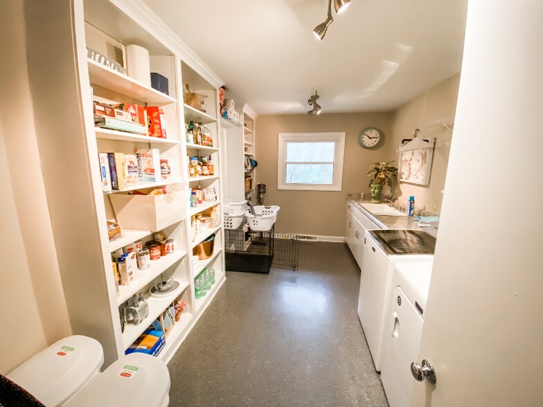 Building Photo - 3814 Churchill Cir