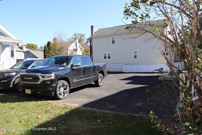 Building Photo - 712 W Lackawanna Ave