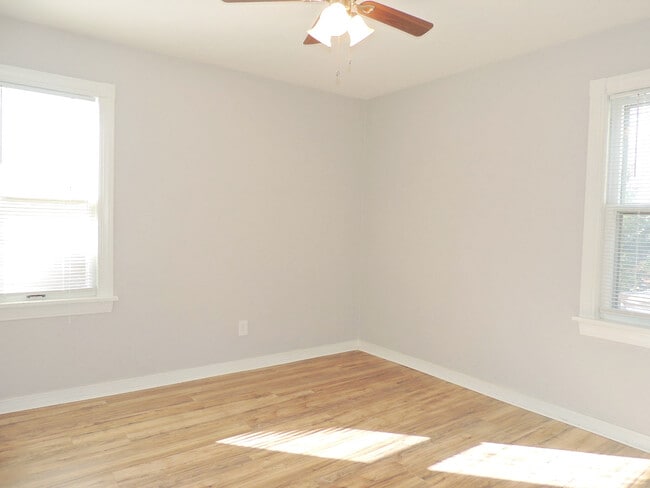 Building Photo - Impressively Renovated 4 Bedroom Cleveland Heights, Ohio Colonial for Rent!