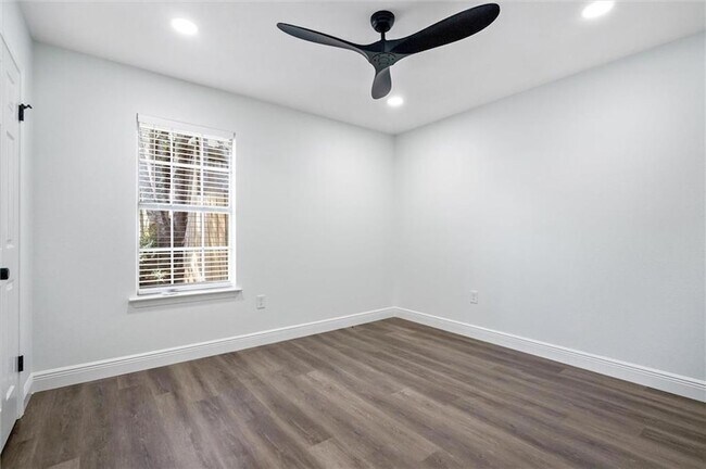 Building Photo - 7328 Janita Dr