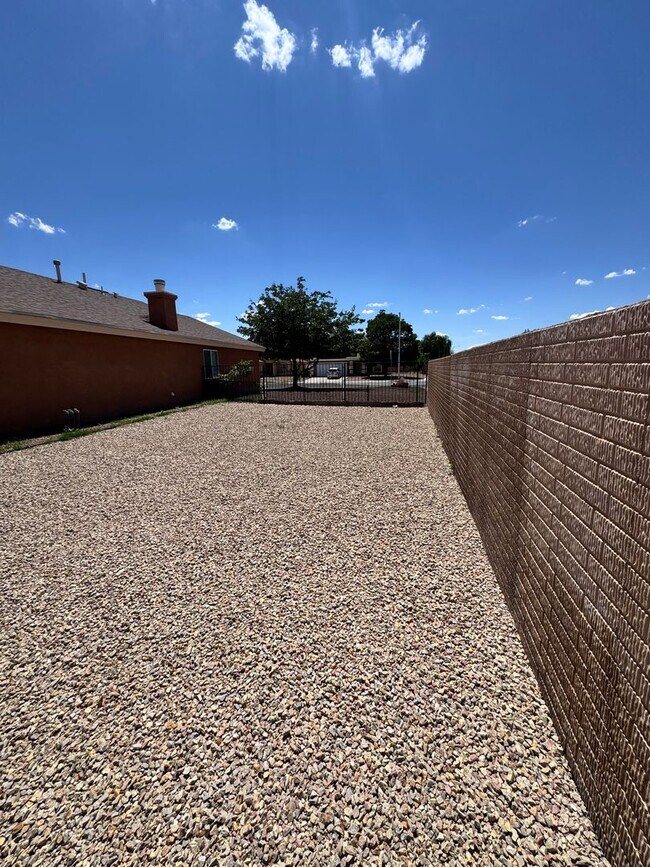 Building Photo - 1326 Magoffin Pl