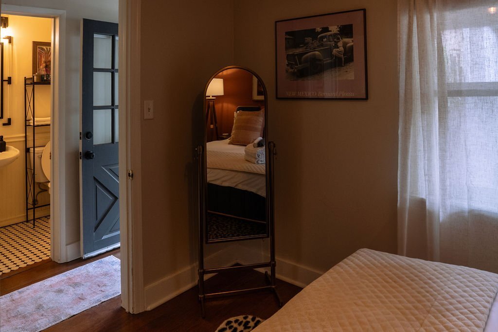 Building Photo - 112 E 16th St