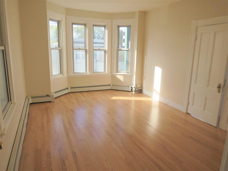 Building Photo - 72 Norfolk St