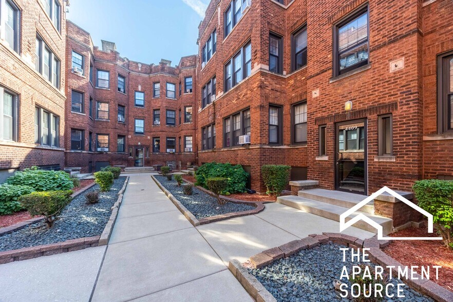 Building Photo - 4418 N Wolcott Ave