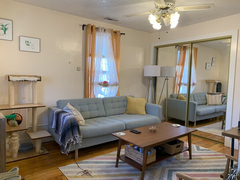 Building Photo - 1329 Connecticut St