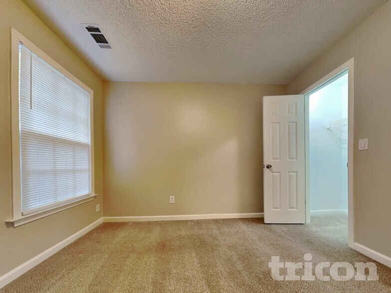 Building Photo - 4309 Magnolia Path