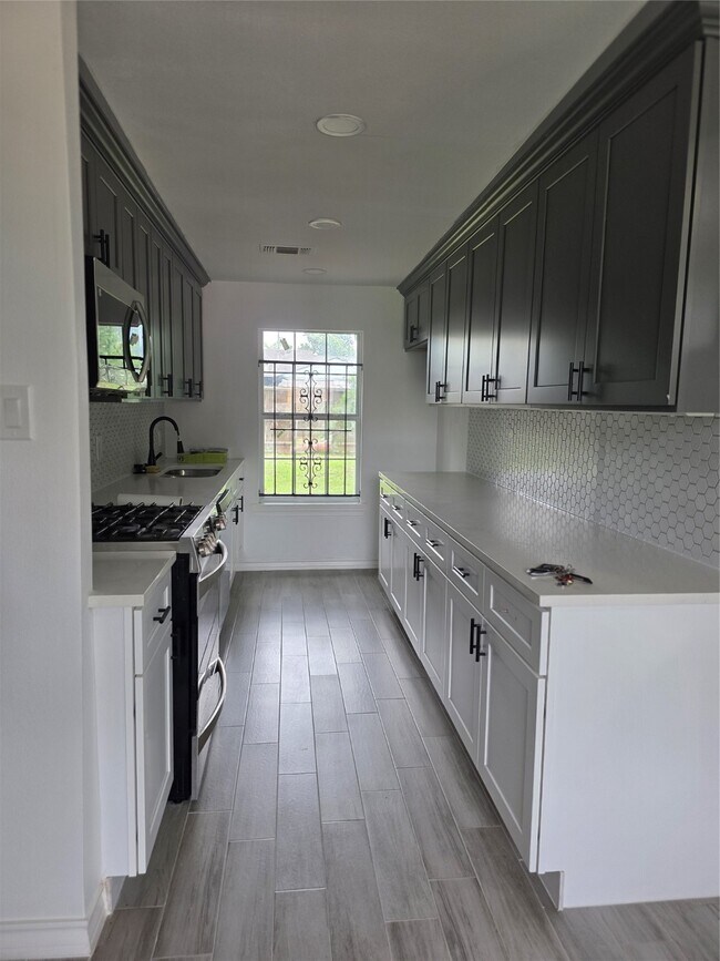 Building Photo - 3926 Florinda St