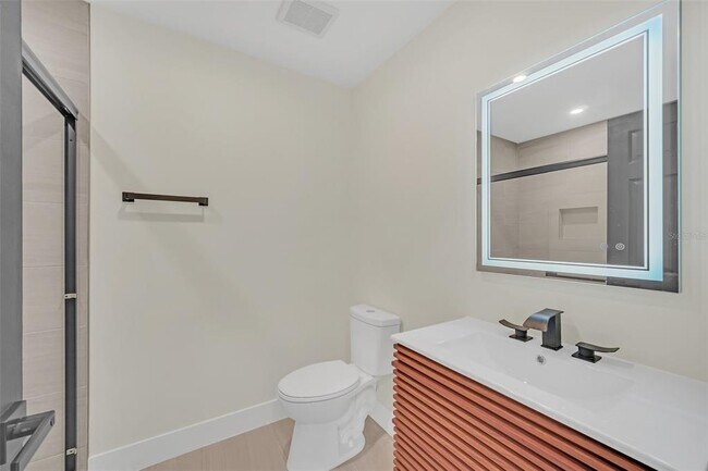 Building Photo - 8244 Limetree Ct