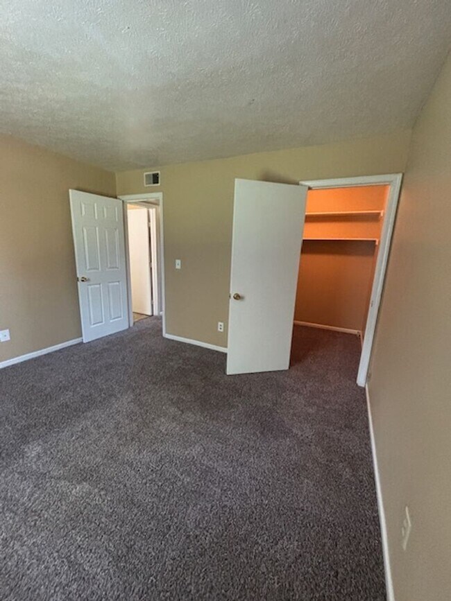 Building Photo - 409 Shelby Ave