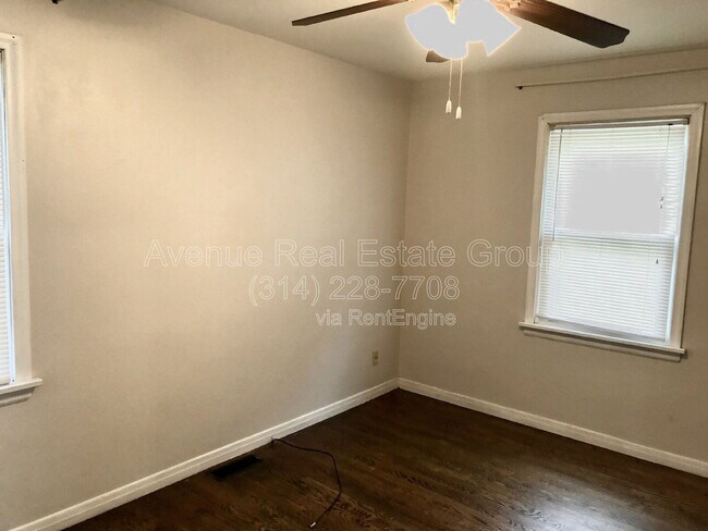 Building Photo - 5242 Parker Ave