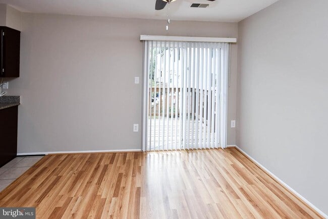Building Photo - 15043 Cherrywood Dr