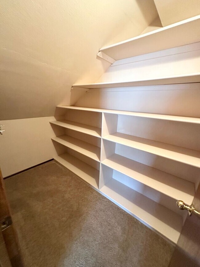 Building Photo - **Special Offer: 50% Off First Month's Rent**