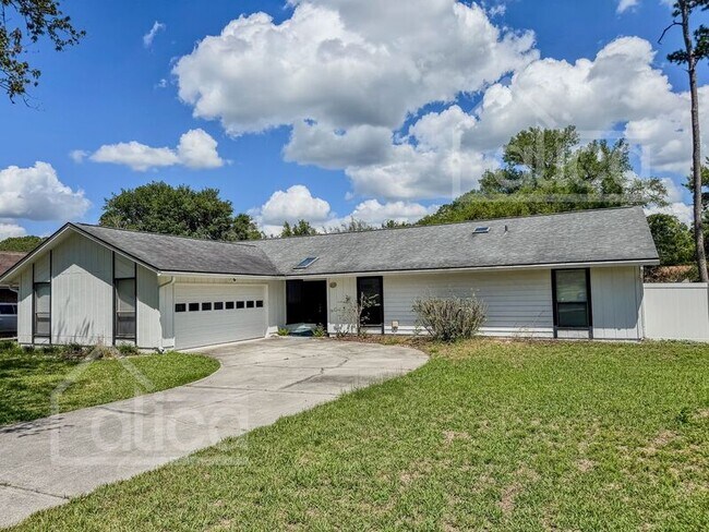 Building Photo - 1959 Sussex Dr N