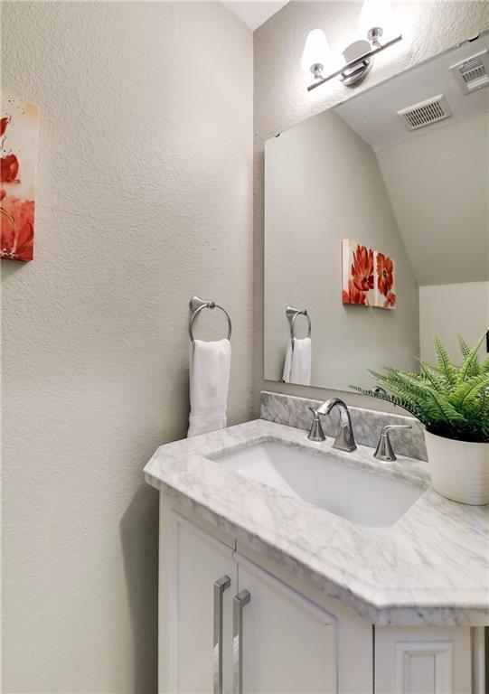 Building Photo - 609 Upson St