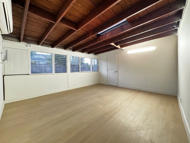 Building Photo - 7021 Betty Dr