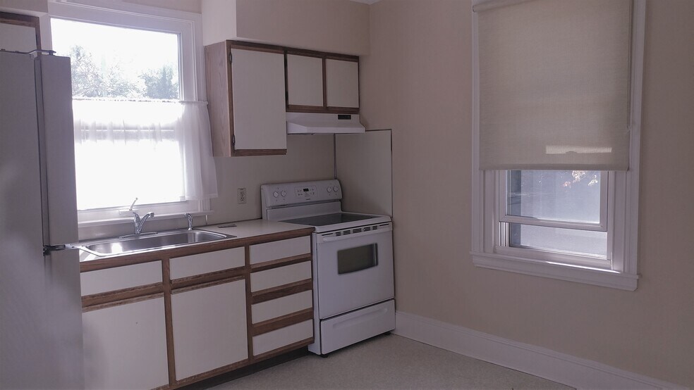 Building Photo - 400 N Bellevue Ave